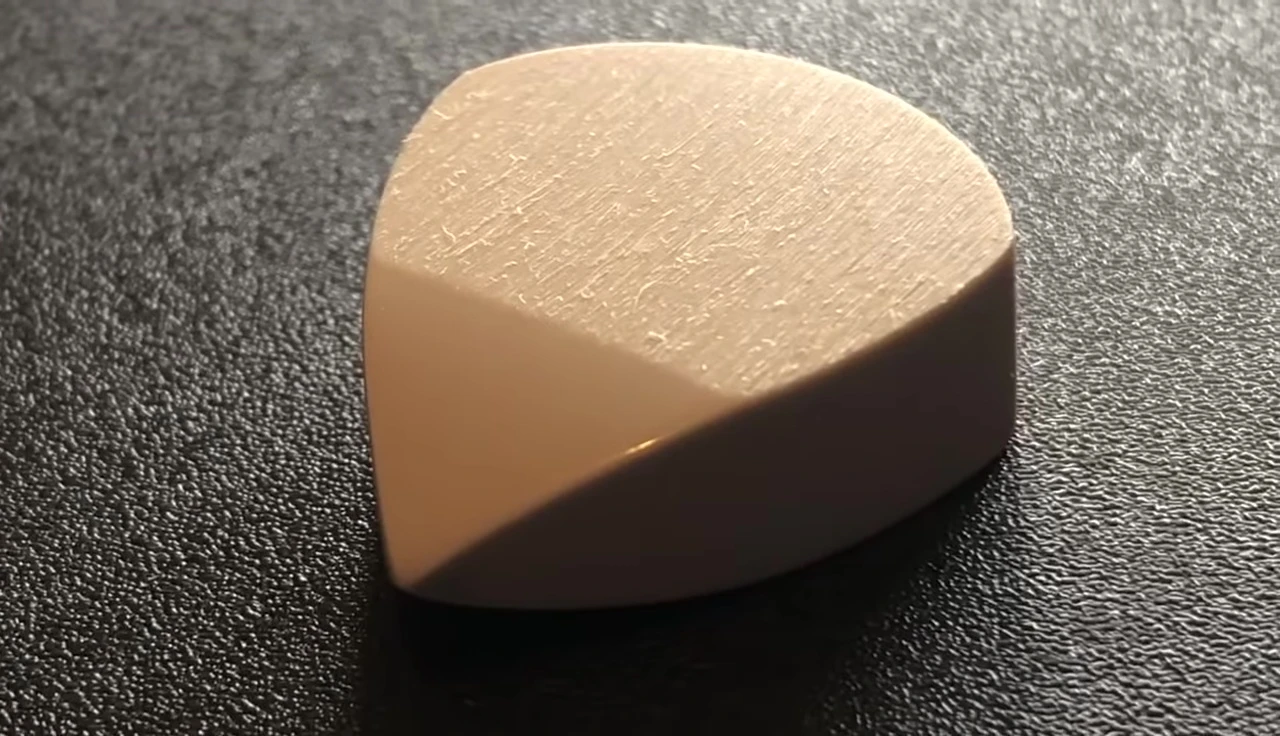 Comparison shot of the grip on the Ketron pick