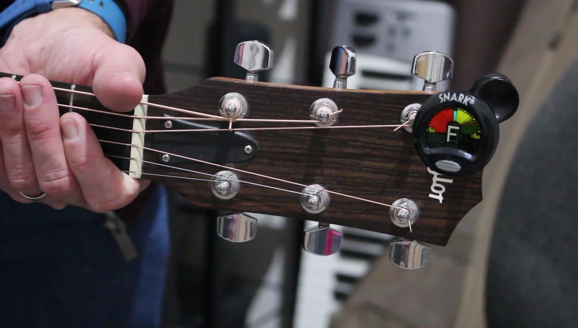 Close-up of the tuner's display during tuning.