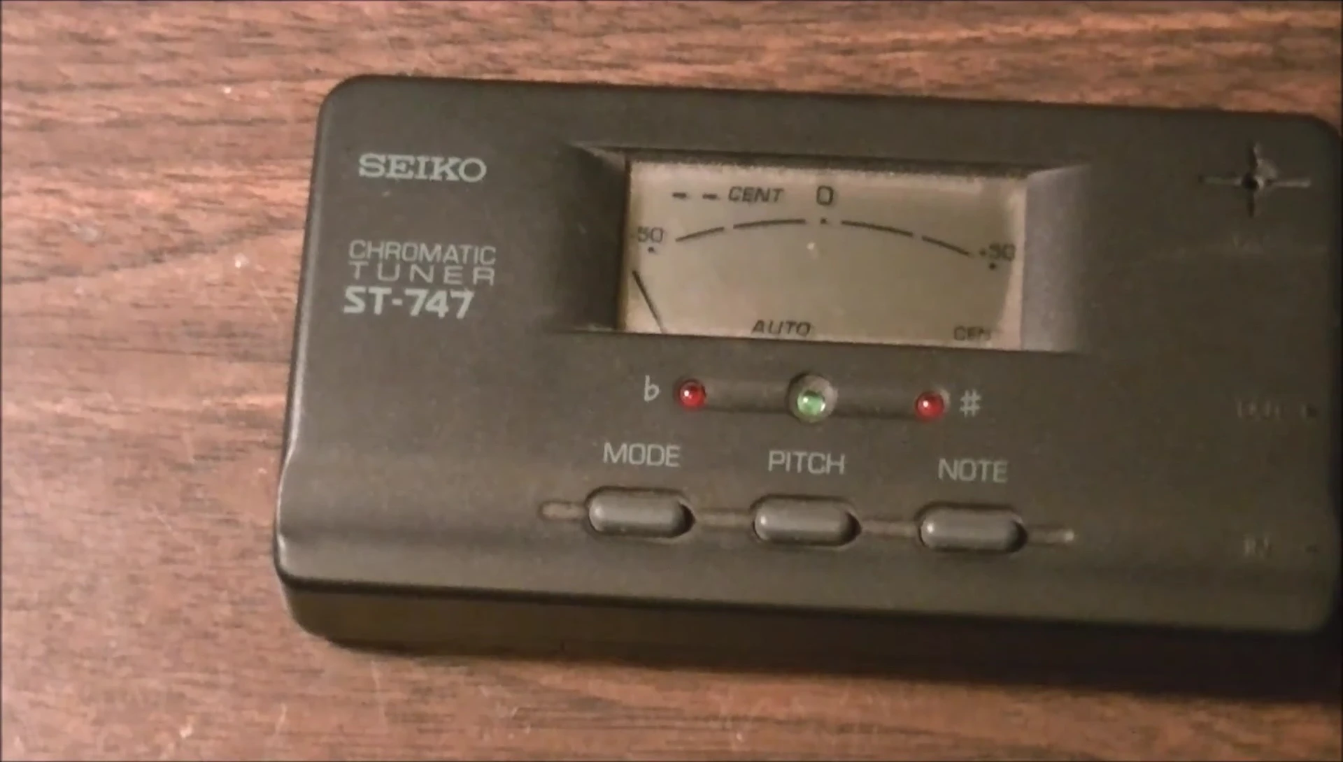 Overall shot of the Seiko tuner being used.