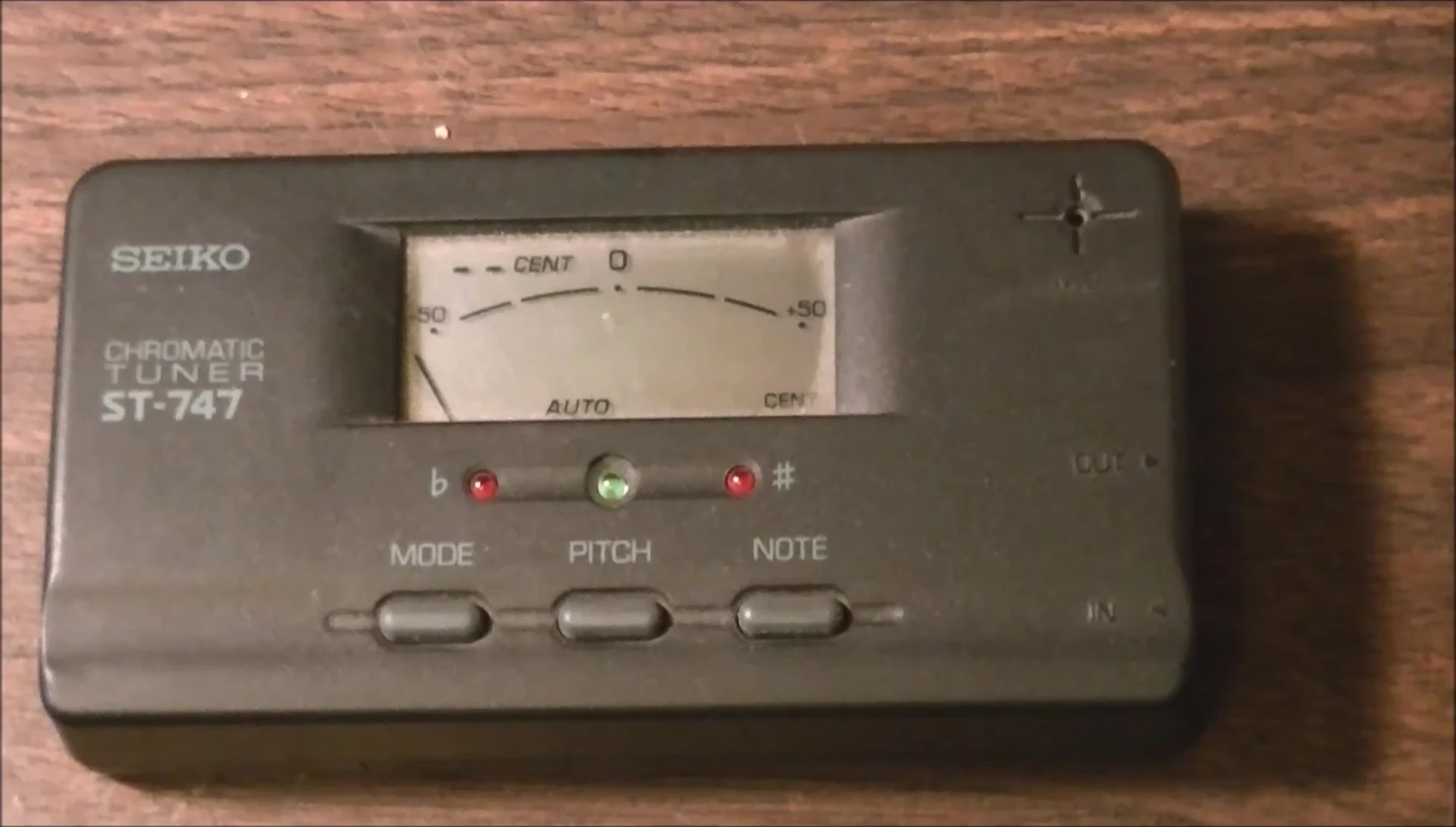 Side-by-side comparison of the Seiko and Korg tuners.