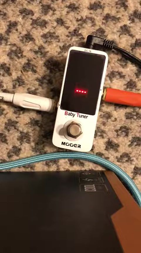 Showcase of the tuner's mute functionality.
