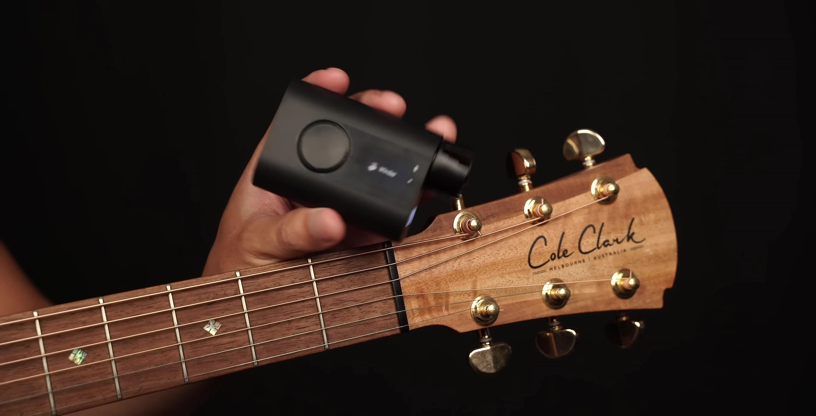 Close-up of the Roadie 3 tuner