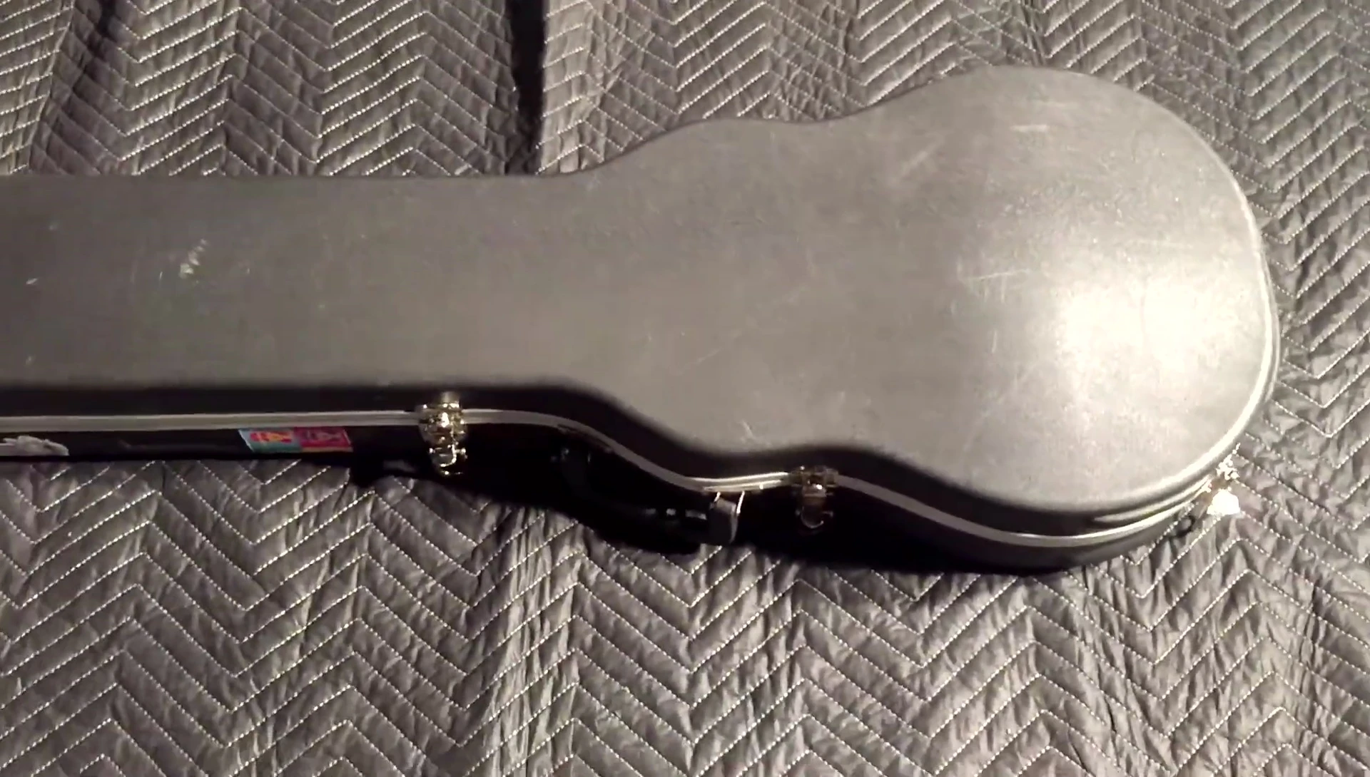 The reviewer giving their overall assessment of the guitar case