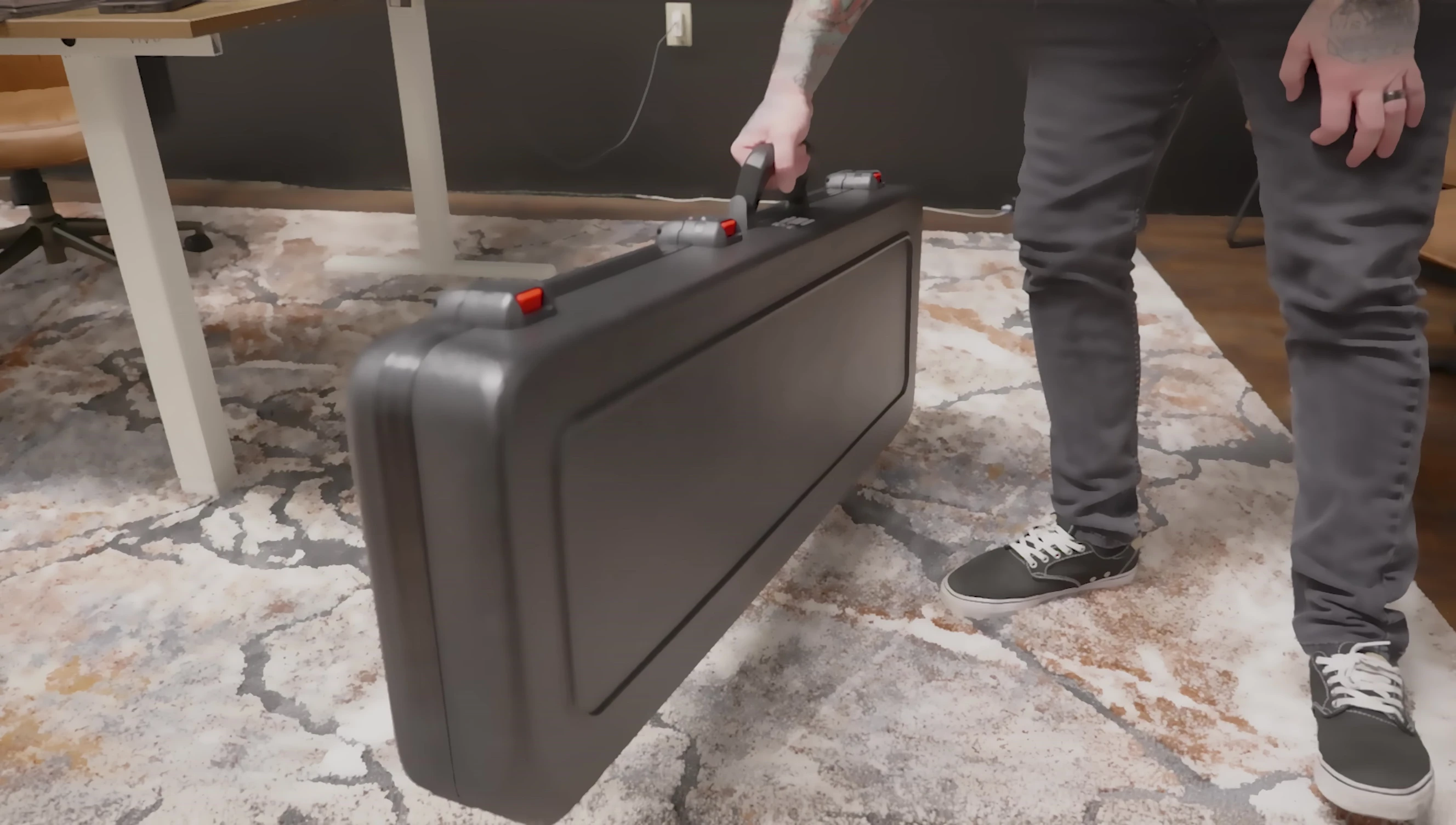 Showcase of the molded handles on the Gator TSA case.