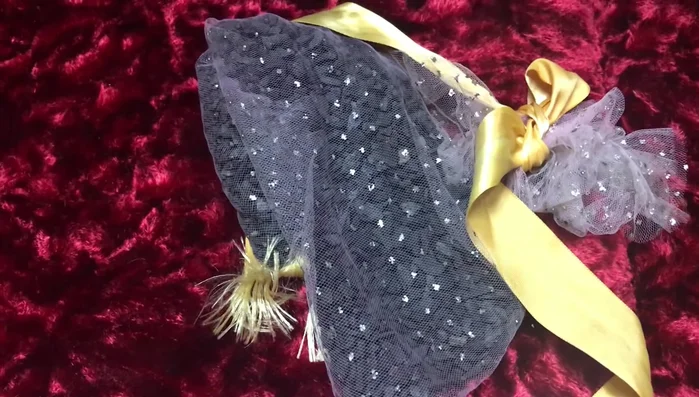 Place coffee grounds or beans in a container.