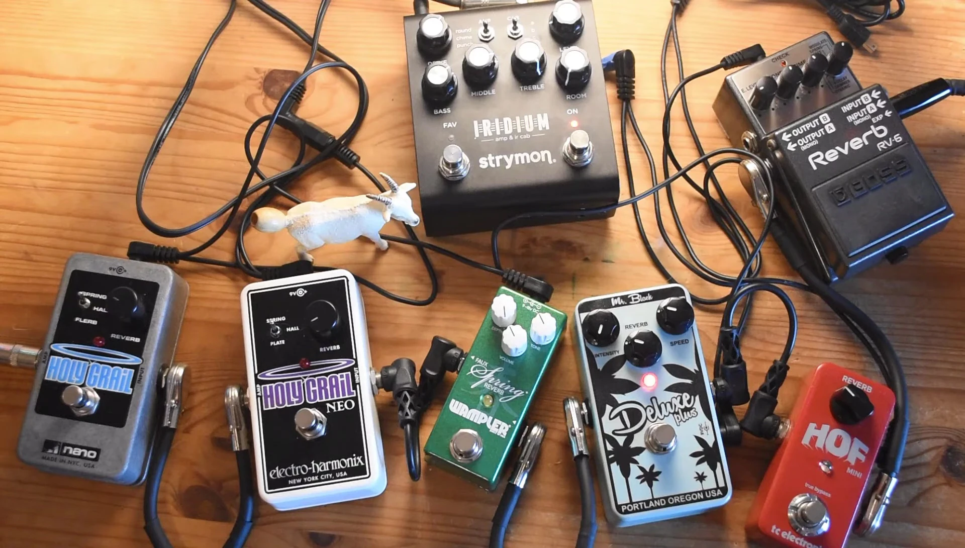 Mr. Black Deluxe + Reverb/Tremolo Pedal