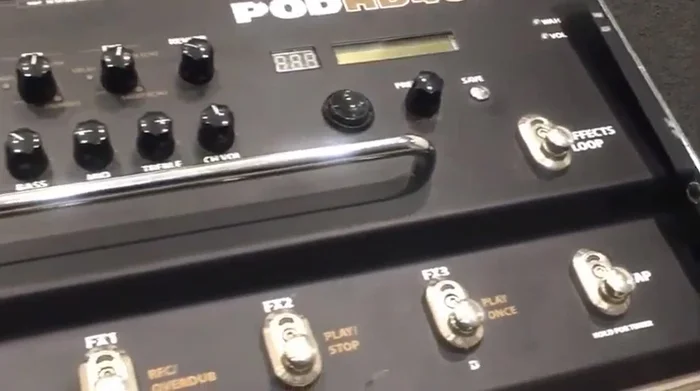 Review of Boss GS-10 (desktop version of GT-6): Added studio features, built-in speakers