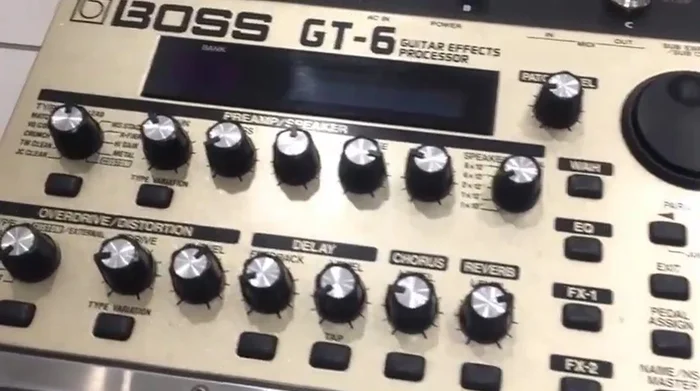 Review of Boss GS-10 (desktop version of GT-6): Added studio features, built-in speakers