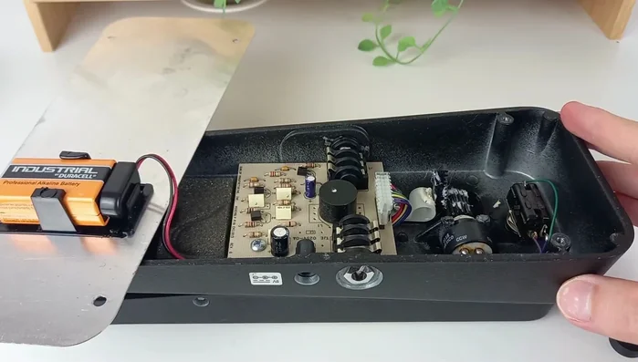 Remove the bottom of the pedal for better access to the rack.