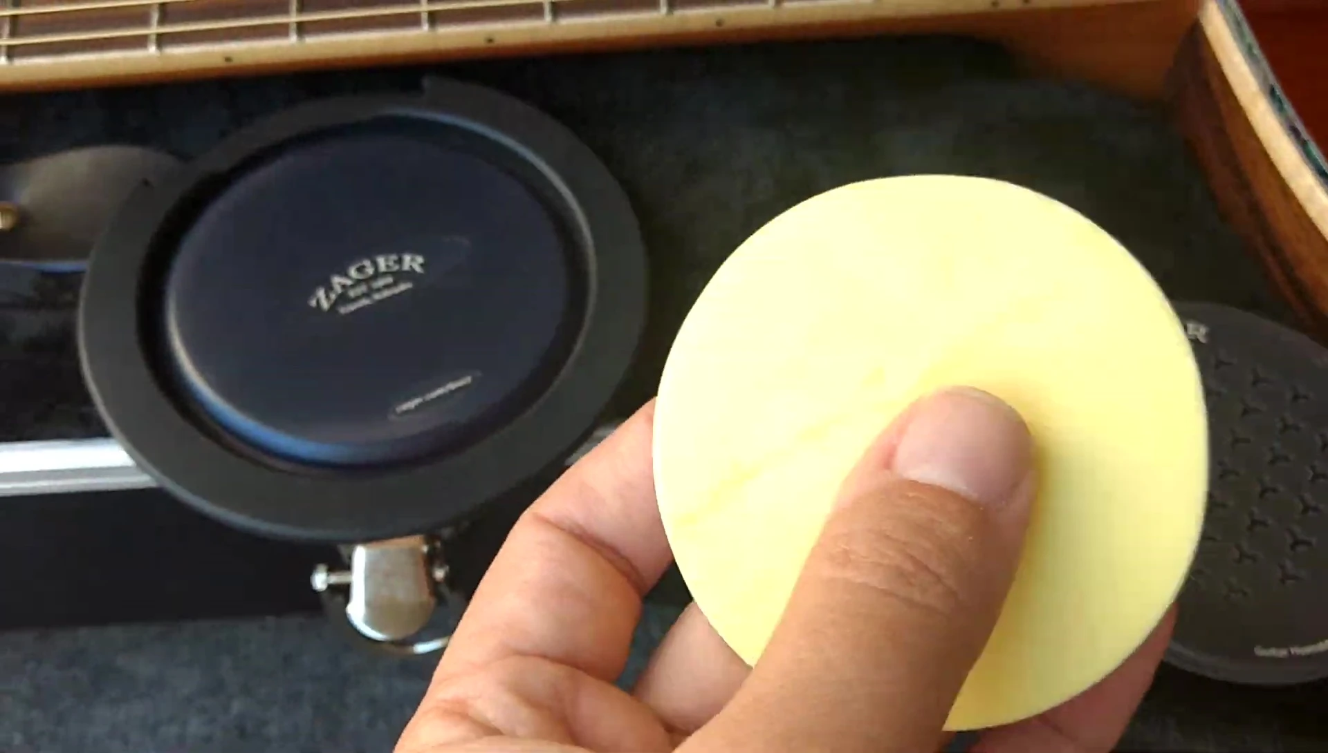 Close-up of the neoprene sponge