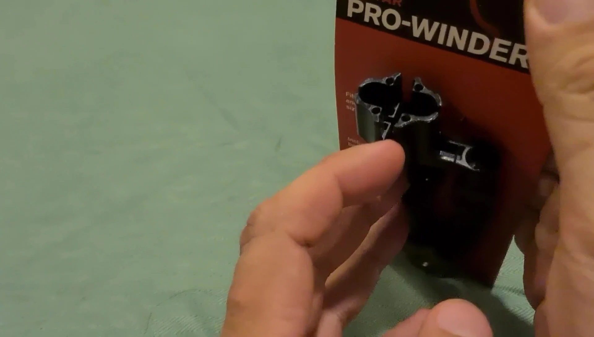 Demonstrating the smooth string winder
