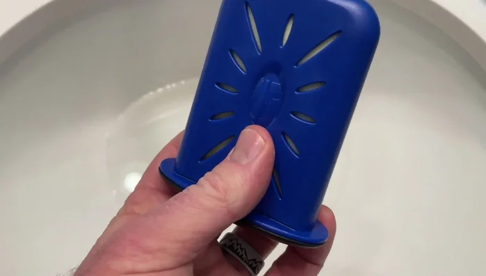 Wipe off any excess water and snap the lid closed.