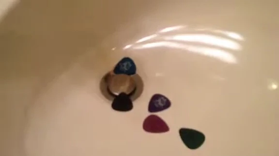 Sound demonstration of Dunlop Gator picks