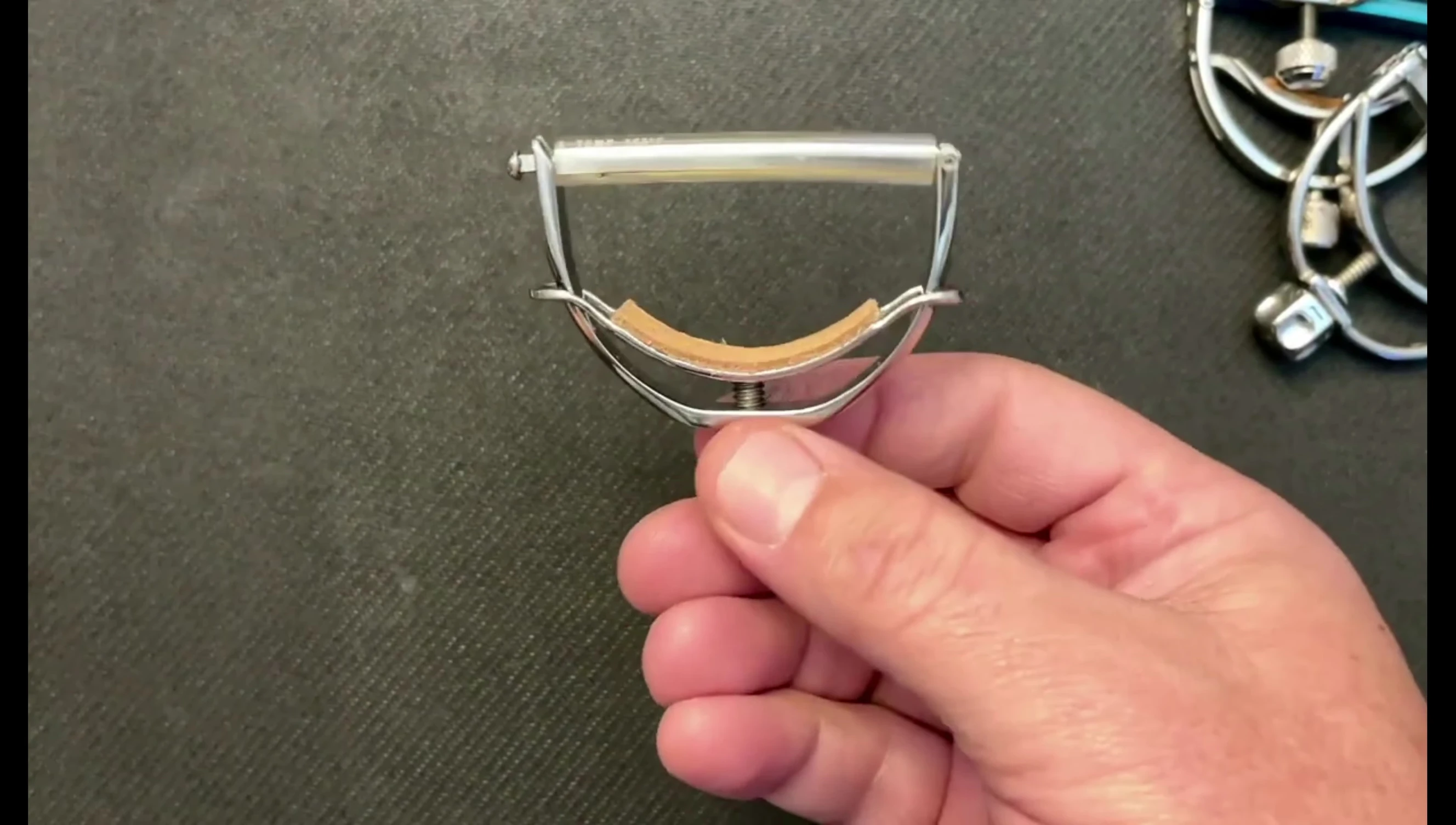 Close-up of the Elliott Elite capo