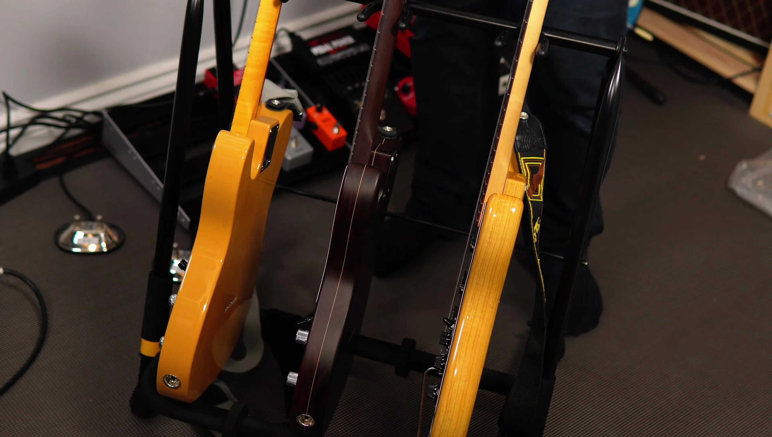 The fully assembled guitar rack.