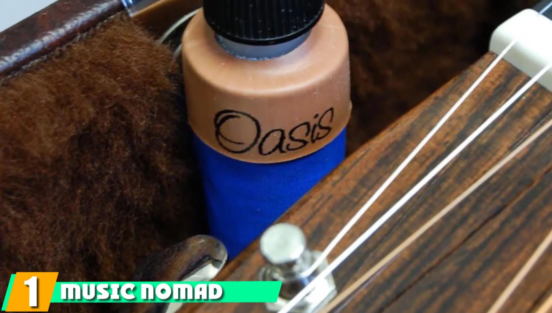 Music Nomad MN300 Humidor close-up