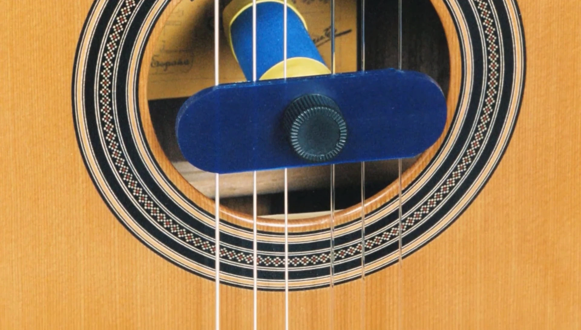 Showing the belt clip and magnets