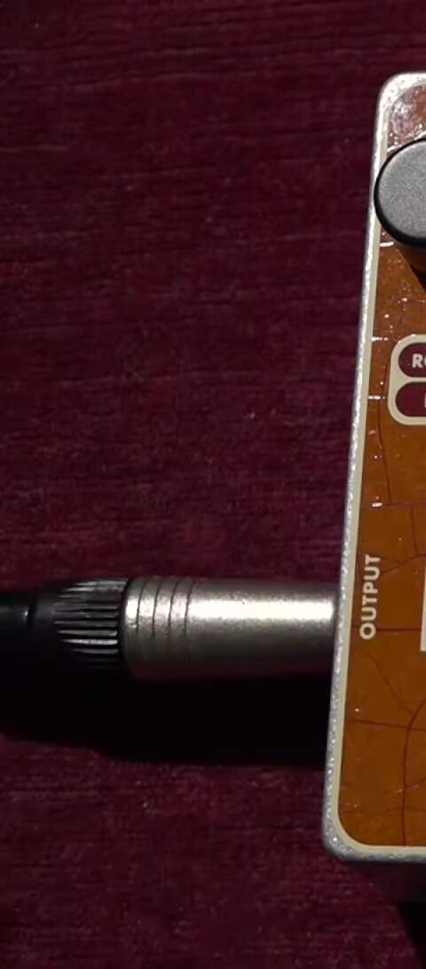 Close-up on the expression pedal input jack.