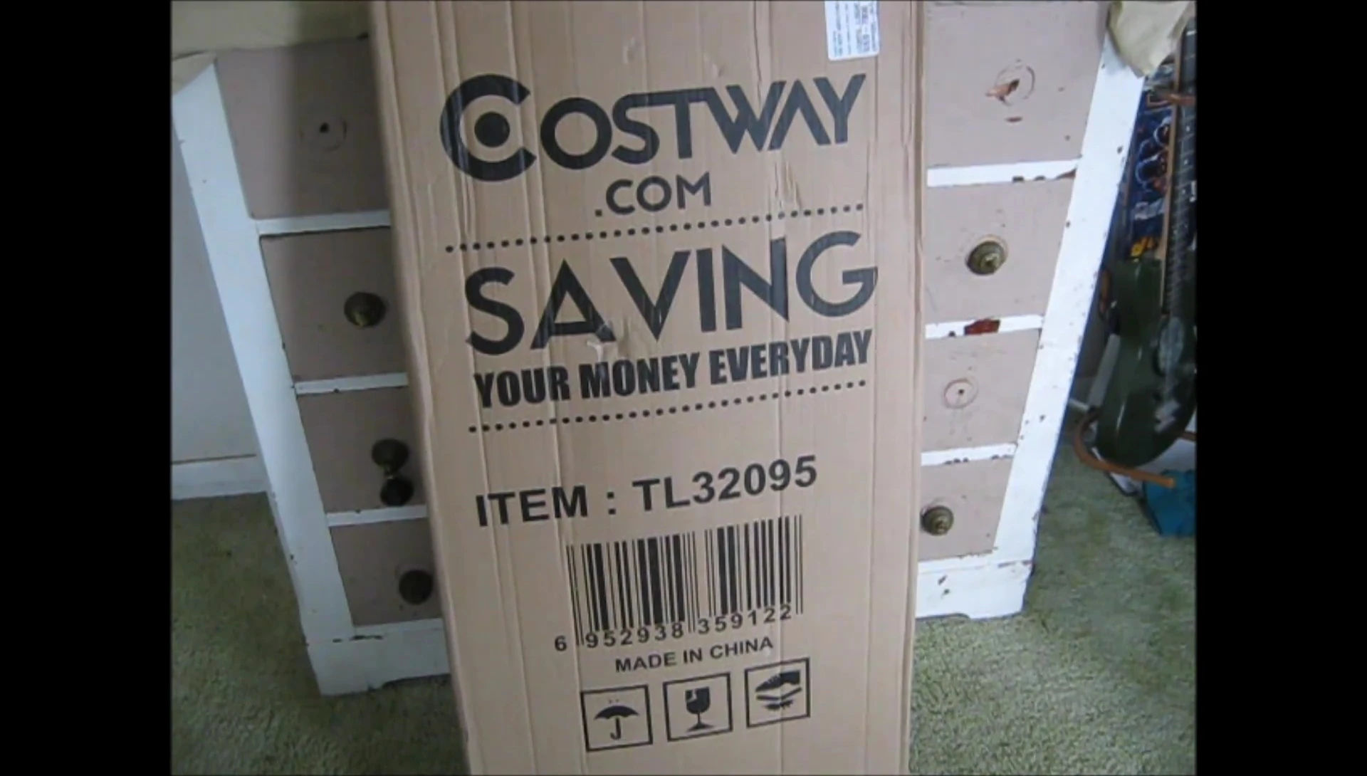 Close-up of the price tag showing the $25 price.