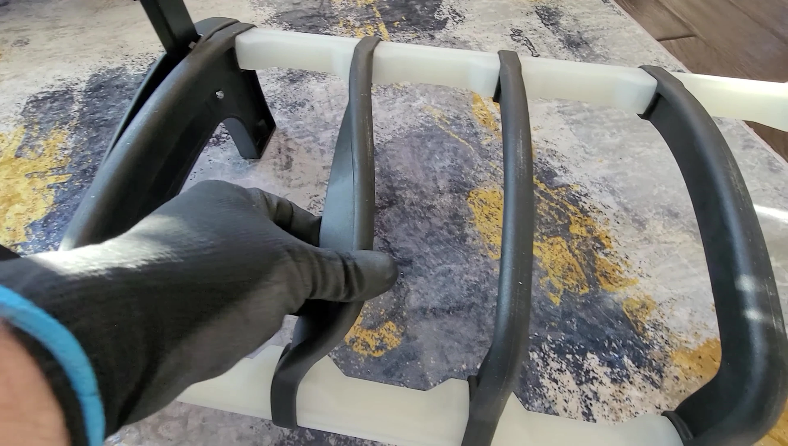 Close-up showcasing the rubber dividers and their placement.