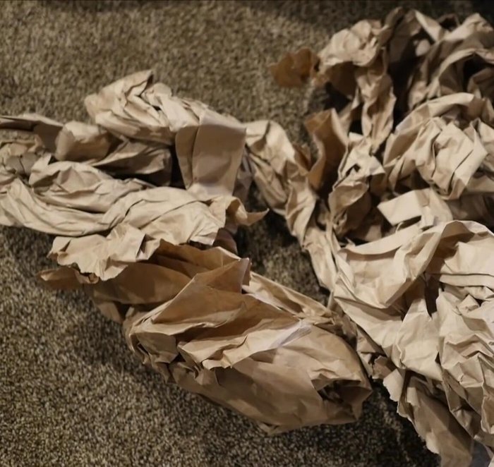 Create a second neck rest using folded bubble wrap for enhanced headstock protection.