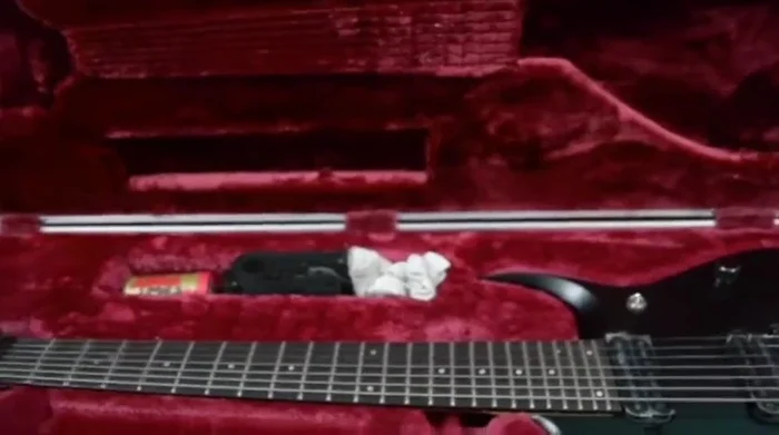 Show a soft case example and contrast its security and protection with the hard case, demonstrating the lack of secure instrument placement.