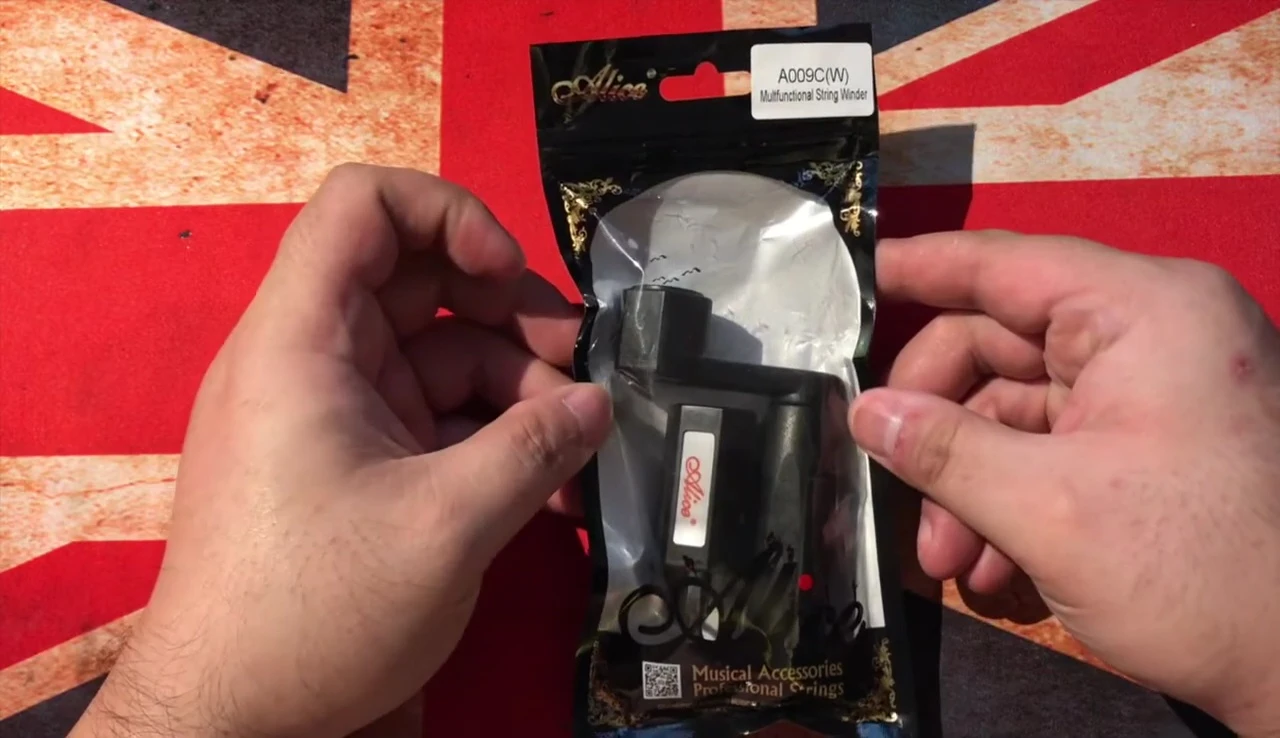 The Alice Multifunctional String Winder box.