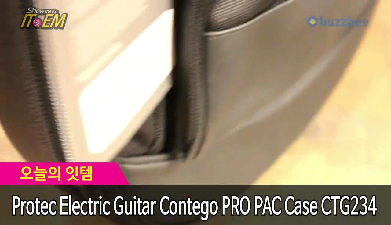 Showcase of the case's spacious interior and pockets