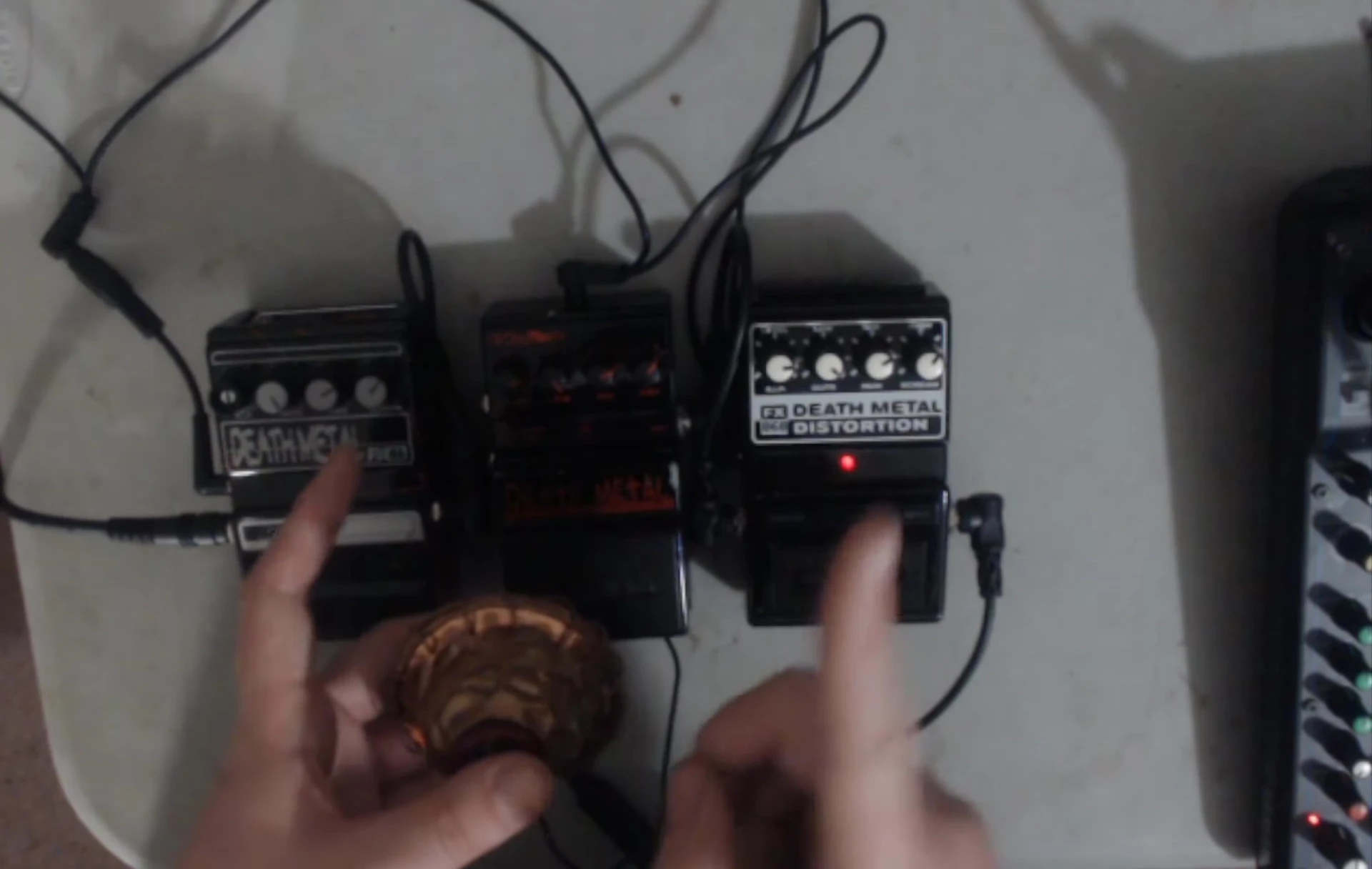 Shaker box sound through the first pedal