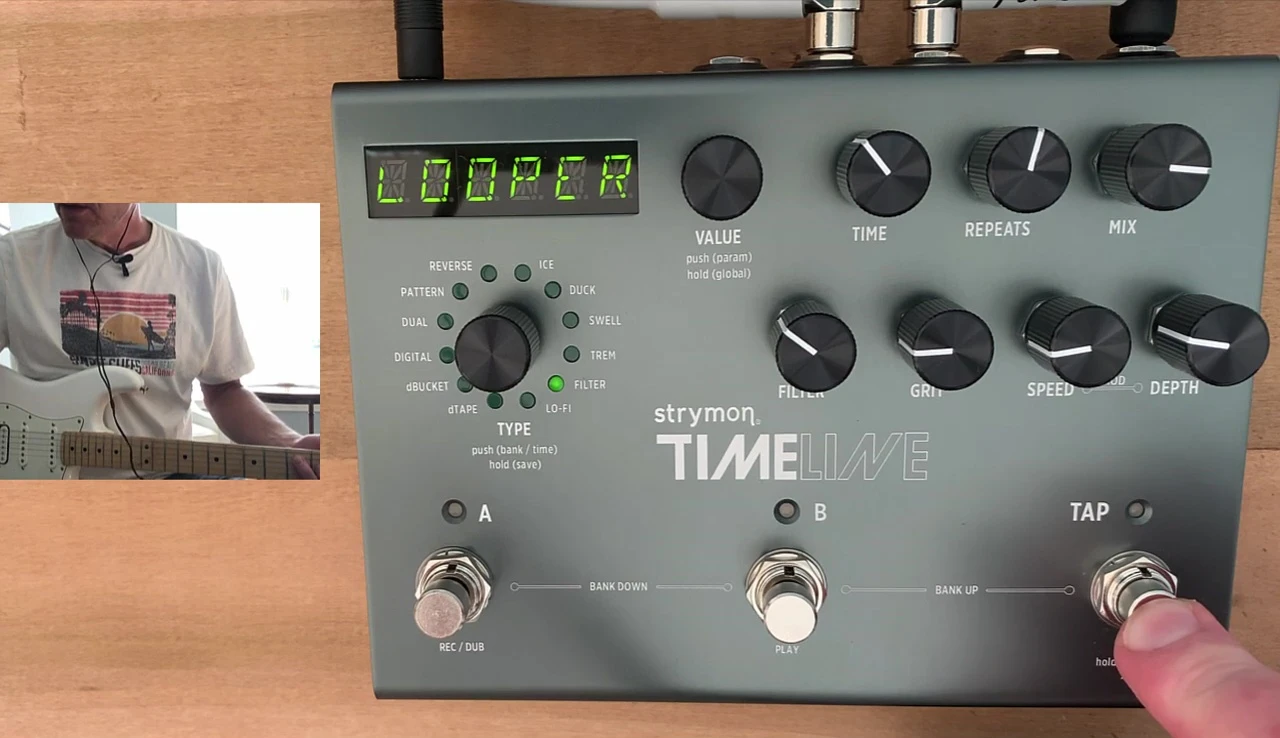 Looper mode activated on the Strymon Timeline.