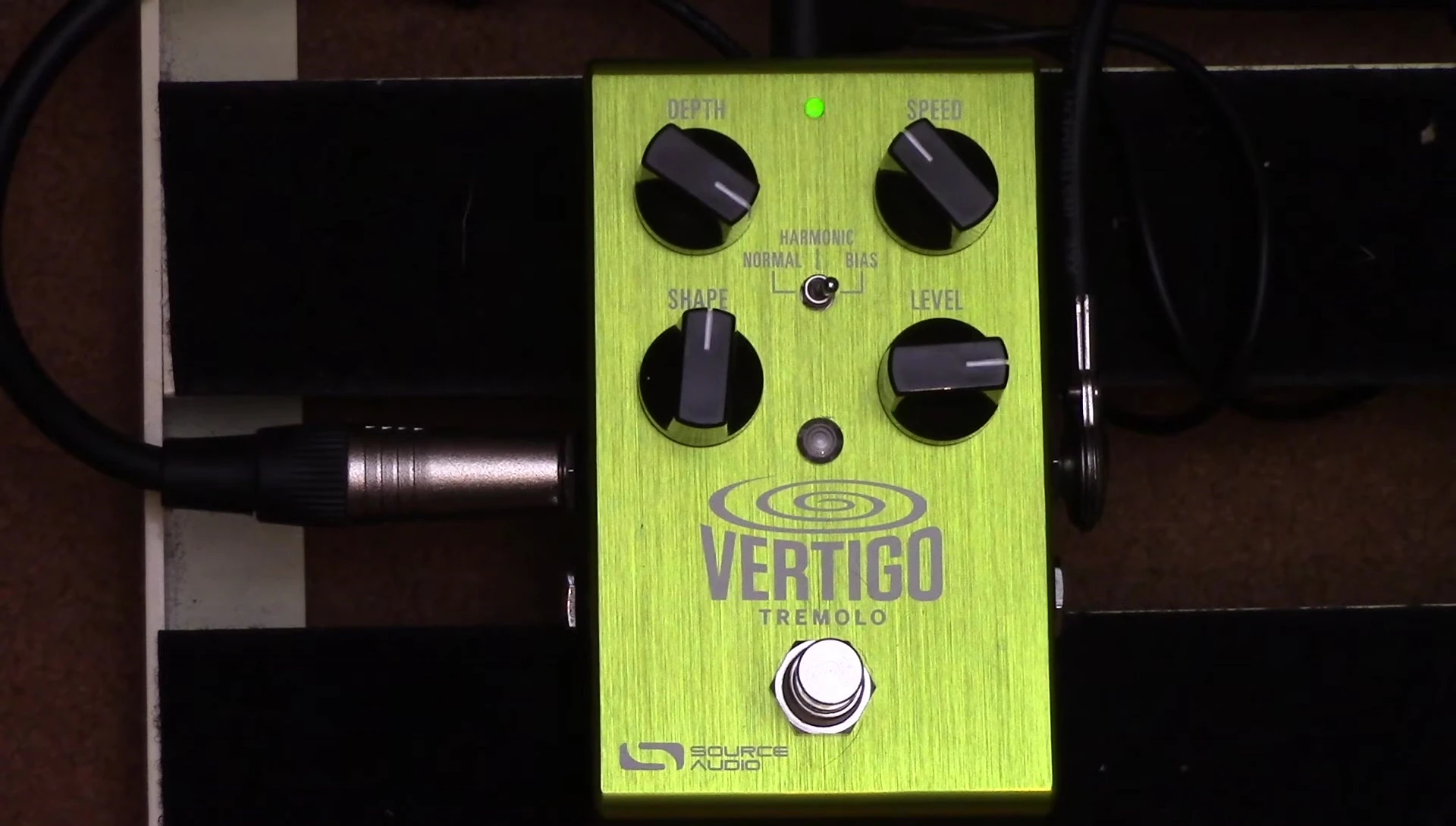 Tremolo pedal demonstration.