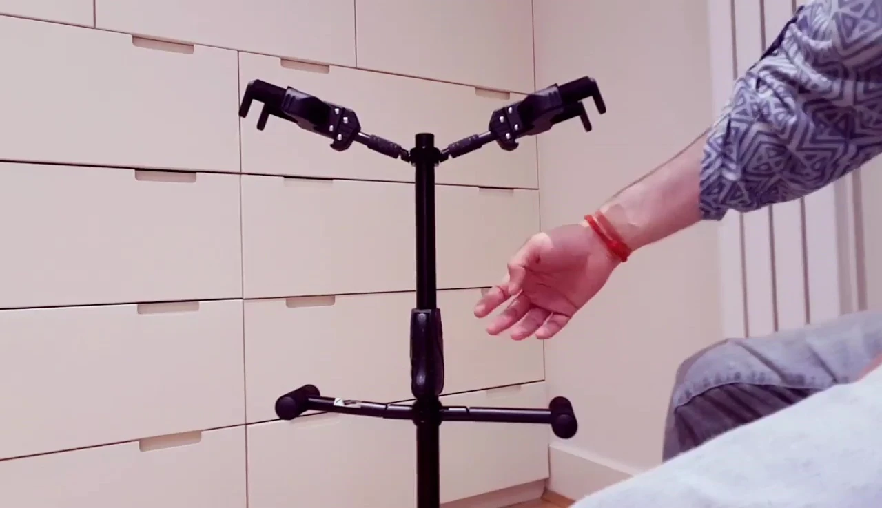 The grip mechanism used for height adjustment.