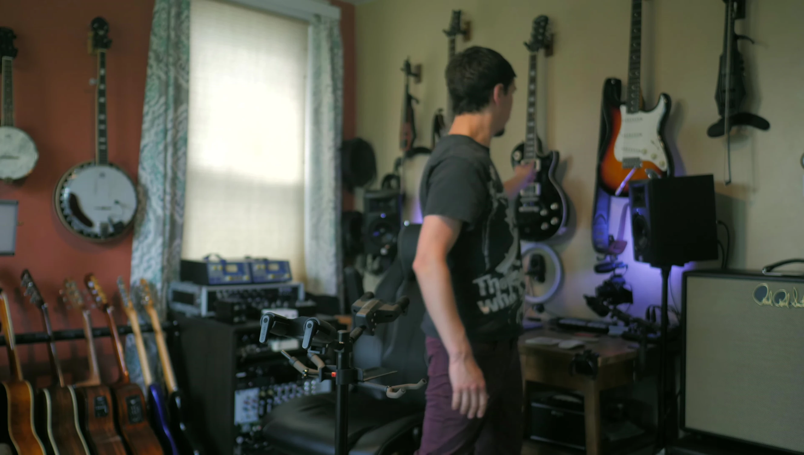 A test of the stand's sturdiness with a heavy instrument.