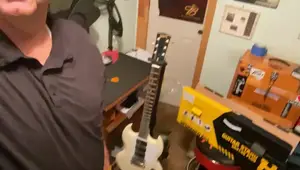 Hercules GS41 4B Plus Guitar Stand Review: A Sweetwater Purchase