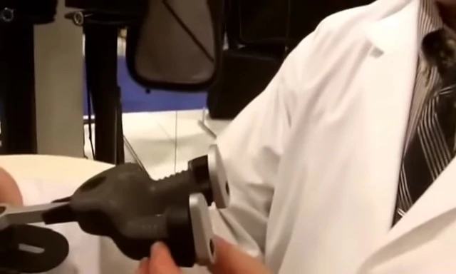 Close-up showcasing the recessed headstock section