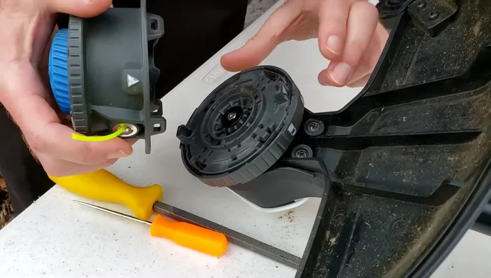 Test the head. If it's too loose, repeat step 8 to remove a little more material until it turns easily by hand, but still stays locked.