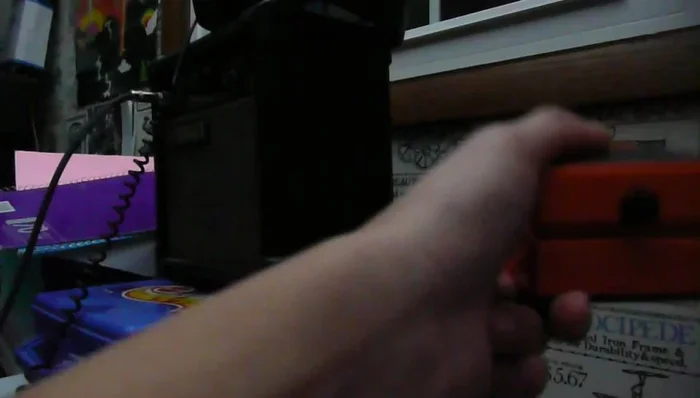 Completely remove the battery compartment cover.