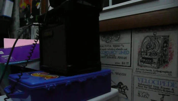 Completely remove the battery compartment cover.